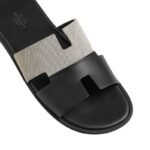 Hermes Izmir sandal Prunoir Noir - Image 3